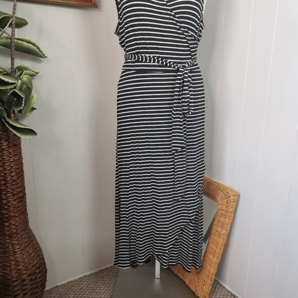 Gap Black White Stripe Sleeveless Wrap Dress V-Neck Soft Stretchy Size XL New - Picture 4 of 10